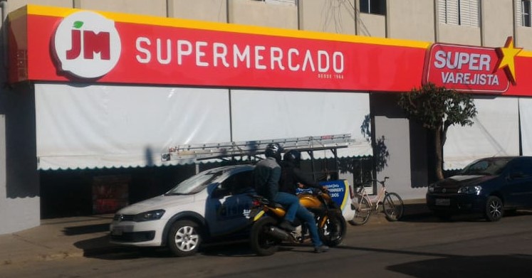  Supermercado JM firma parceria com linha varejista e realiza reinauguração em Lagoa da Prata