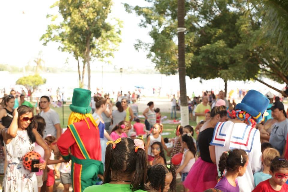  Prefeitura promove manhã cheia de diversão para crianças na Praia de Minas