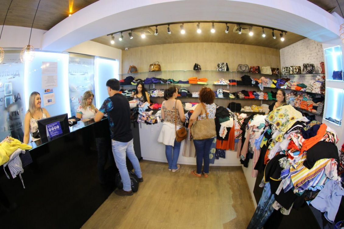  Shoppings do Centro-Oeste MG liquidam coleções e descontos chegam a 70%