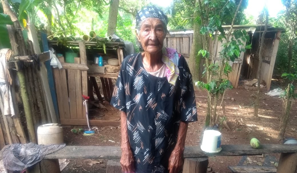  Prestes a completar 106 anos, dona Eva é uma das mulheres mais antigas de Lagoa da Prata