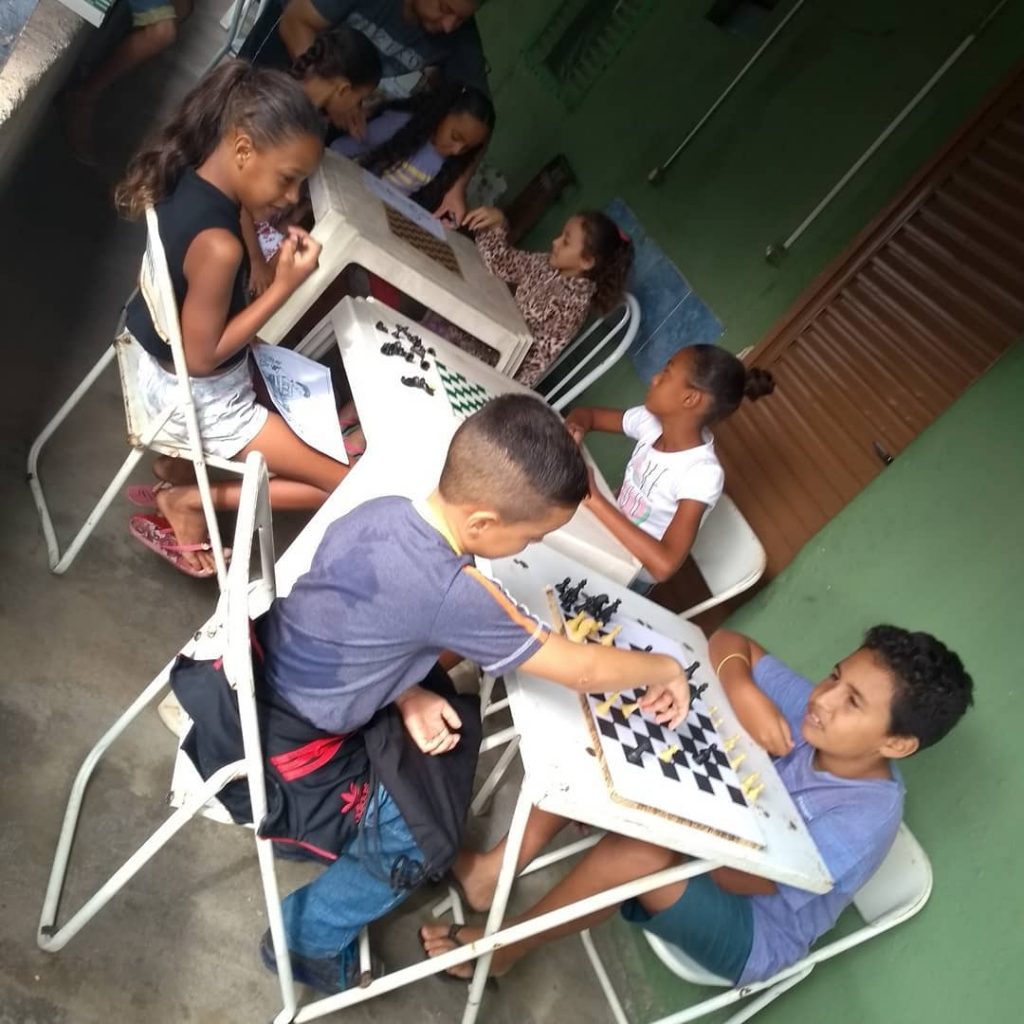 Nova Escola Box  Xeque-mate: use o xadrez para aproximar meninas e meninos  da Matemática