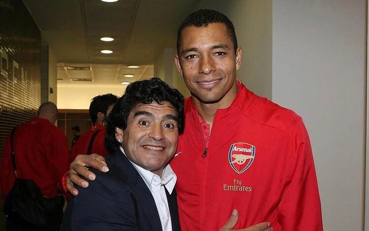  “Você que fez o mundo do futebol mais feliz com sua genialidade”, diz Gilberto Silva sobre Maradona