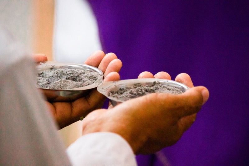  Quarta-feira de Cinzas: Confira os horários de missas em Lagoa da Prata