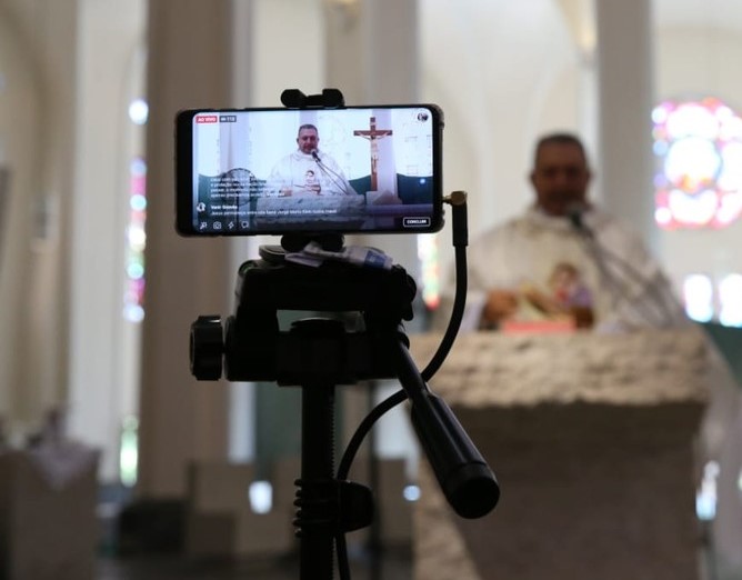  Diocese de Luz se posiciona contra a realização de missas com a presença de fiéis