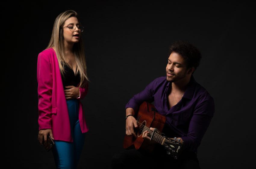  Laura Andrade e Pedro Otávio lançam canção “Blefando Alto”
