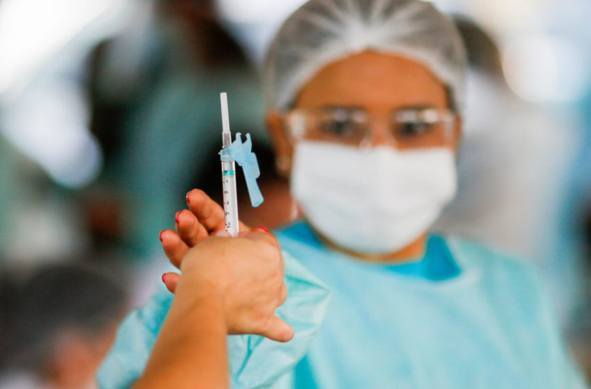  Lagoa da Prata começa a vacinar pessoas sem comorbidades a partir de 57 anos