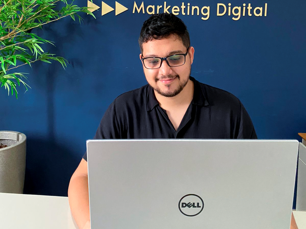 João Vitor Fernandes, publicitário