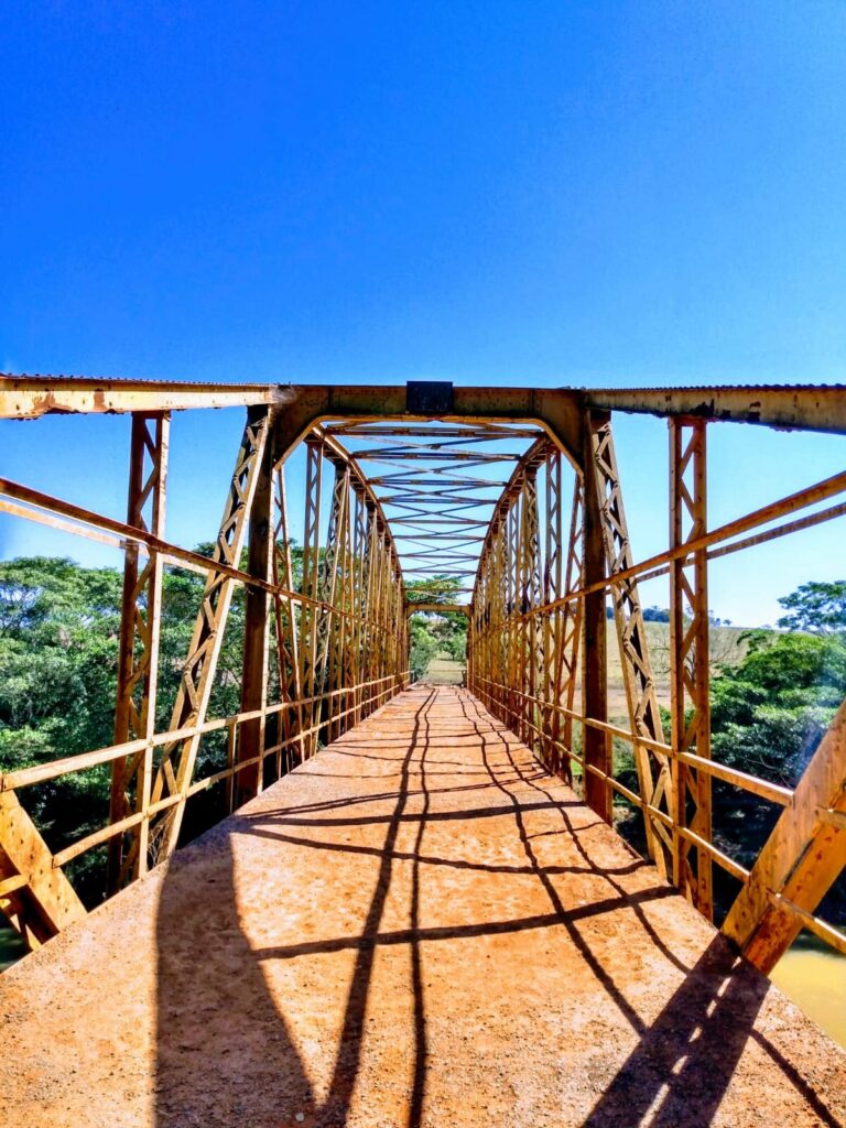 Ponte Olegário Maciel sobre o Rio São Francisco