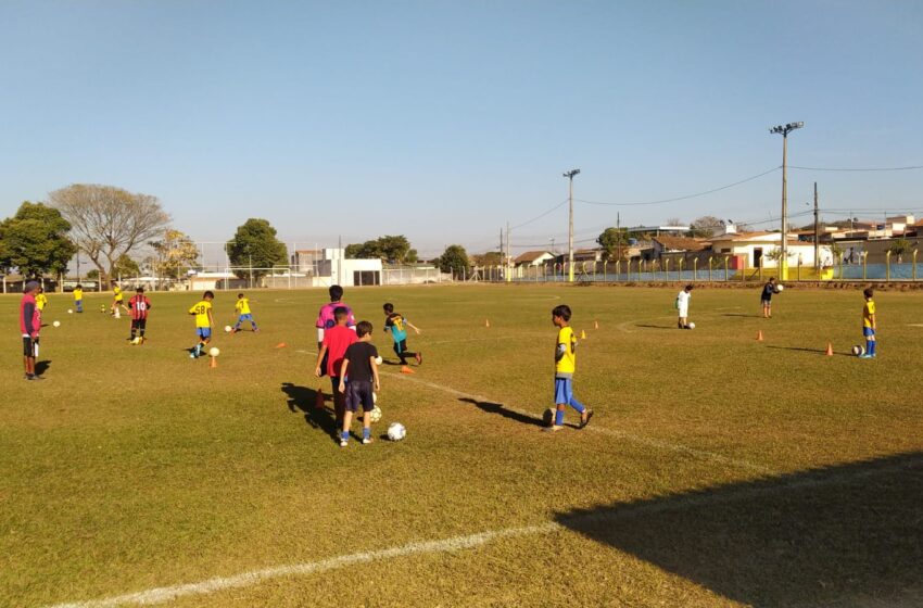  “Projeto Social TiGalo” ensina futebol e socialização para crianças lagopratenses