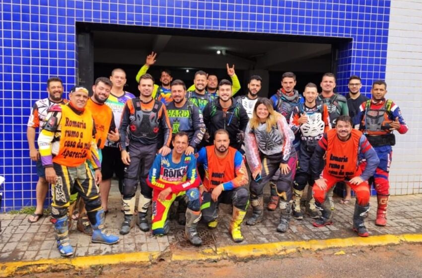  Moto Romeiros de Lagoa da Prata participam de aventura rumo à Aparecida do Norte