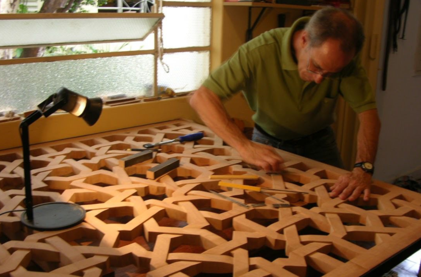  Artista plástico lagopratense é referência nacional em artes de madeira