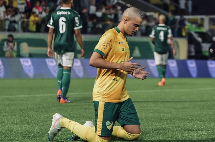 Jogador de futebol lagopratense participa da Copinha 2026 e viraliza no perfil da Cazé TV