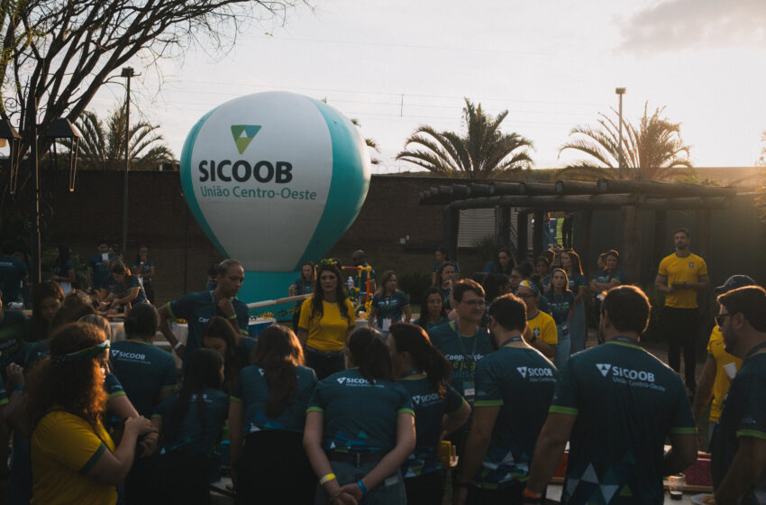 Sicoob União Centro-Oeste reúne colaboradores em uma experiência única de integração