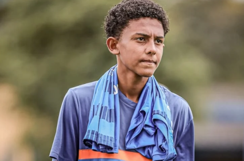  Jovem atleta de Lagoa da Prata assina primeiro contrato de formação no futebol